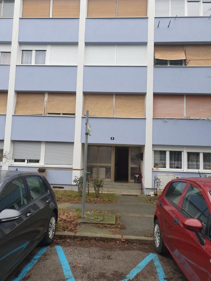 Studio Apartman Tamai Kutina Exterior foto